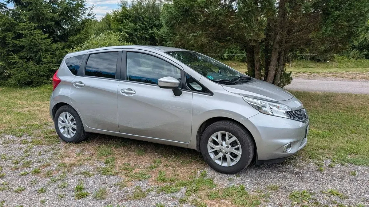 Gebraucht Nissan Note Acenta+ 80 PS (58 kW) 2016 Silber Kleinwagen