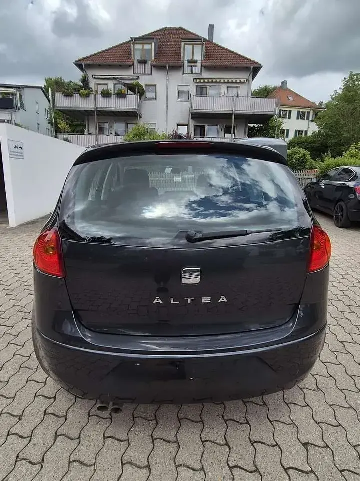 Gebraucht Seat Altea Style 105 PS (77 kW) 2010 Grau Kombi