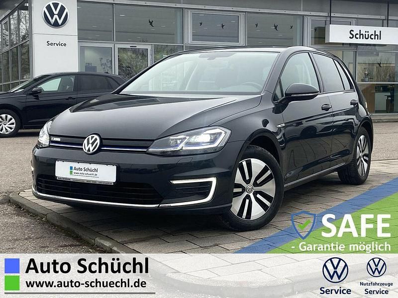 Grau Gebraucht 2020 VW Golf Comfortline Limousine | 15.858 € - Bild 1/4