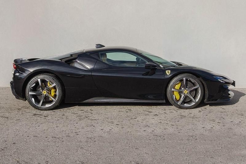 Gebraucht Ferrari SF90 999 PS (734 kW) 2023 Schwarz