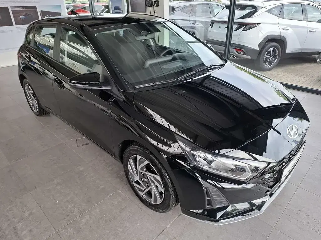 Nowe Hyundai i20 Select 101 KM (74 kW) 2025 Czarny Sedan/Limuzyna