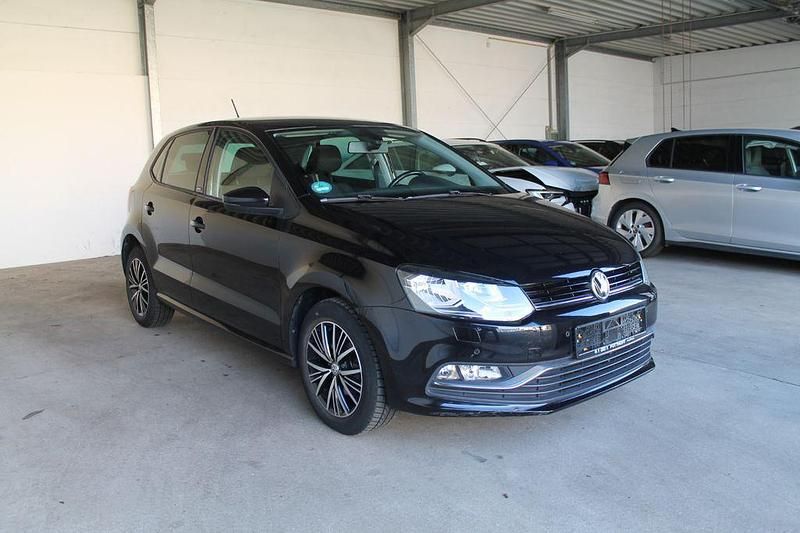 Gebraucht VW Polo Allstar 90 PS (66 kW) 2016 Schwarz Limousine