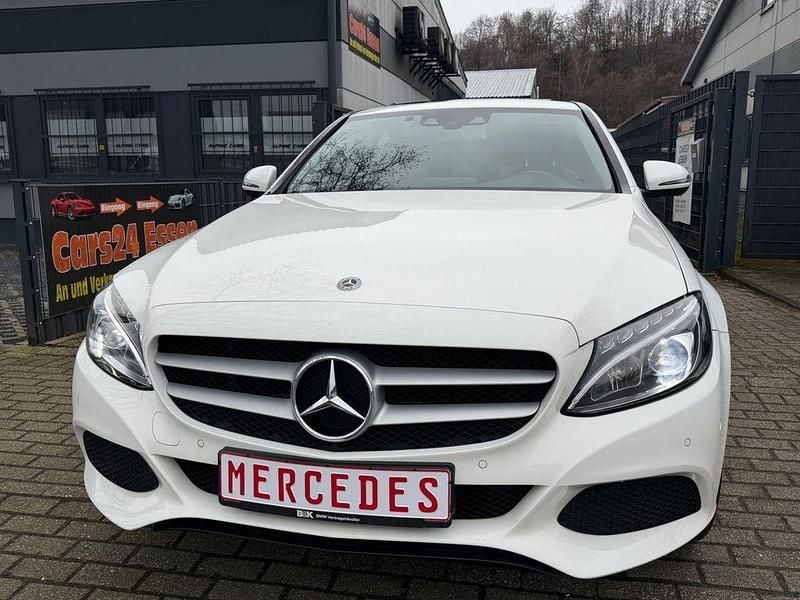 Gebraucht Mercedes C200 184 PS (135 kW) 2017 Weiß Limousine