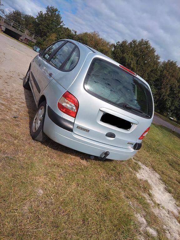 Gebraucht Renault Scénic 107 PS (78 kW) 2001 Silber Van / Kleinbus