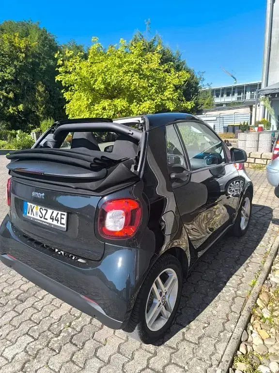 Gebraucht Smart ForTwo Electric Drive 60 kW (82 PS) 2023 Schwarz Cabrio