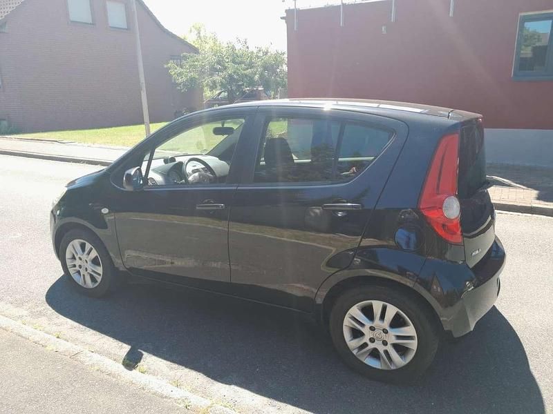 Gebraucht Opel Agila Edition 68 PS (50 kW) 2011 Kombi