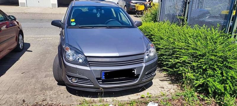 Grau Gebraucht 2004 Opel Astra Elegance Kombi | 1.900 € (Fairer Preis) - Bild 1/4