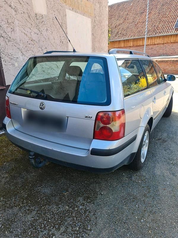 Usata VW Passat 115 CV (84 kW) 2004 Argento Station wagon