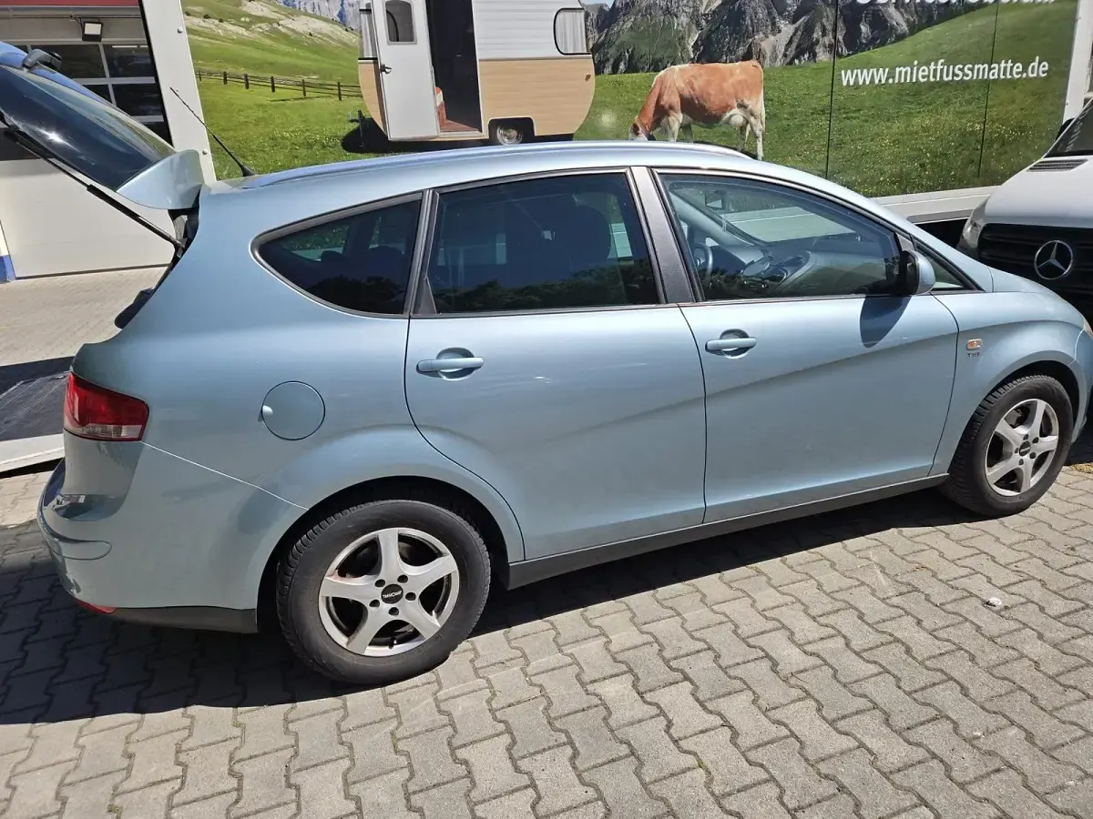 Gebraucht Seat Altea 125 PS (91 kW) 2010 Blau Kleinwagen