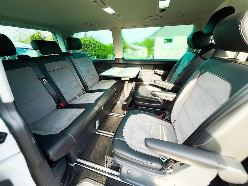 Usado VW Multivan 150 HP (110 kW) 2021 Branco Monovolume