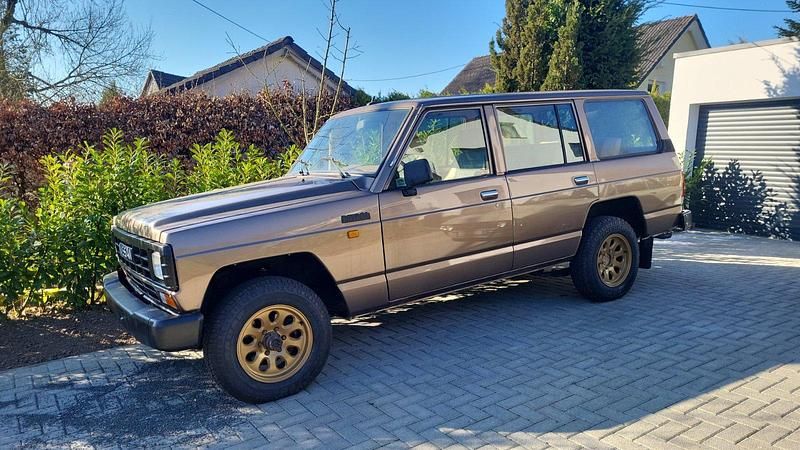 Braun Gebraucht 1991 Nissan Patrol SUV | 24.800 € - Bild 1/4