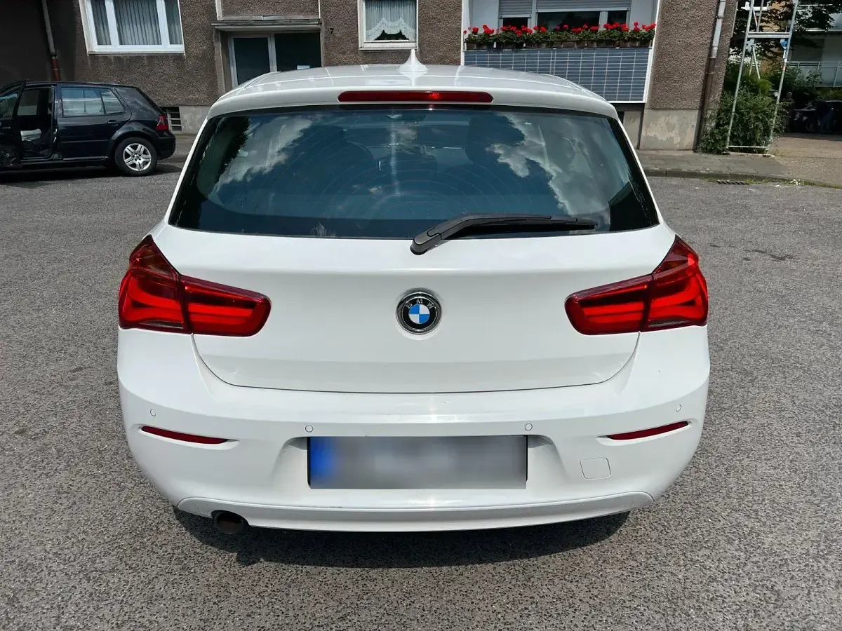 Gebraucht BMW 116 109 PS (80 kW) 2016 Weiß Kleinwagen