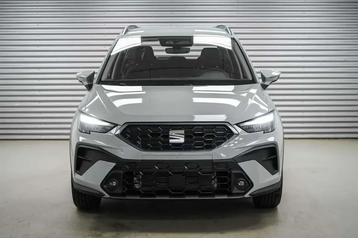 Neu Seat Arona Reference 95 PS (69 kW) 2026 Oniric lake metallic (m6) SUV