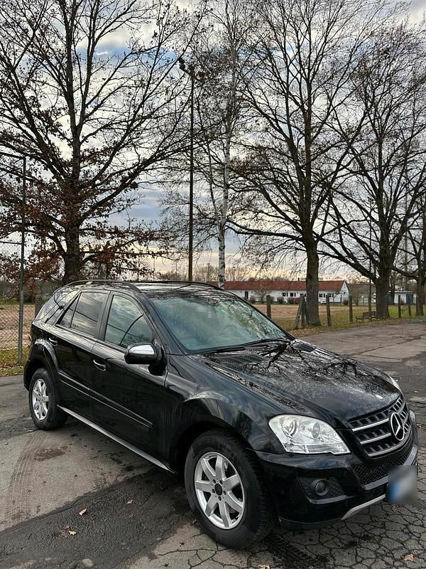 Gebraucht Mercedes ML320 224 PS (164 kW) 2008 Schwarz SUV