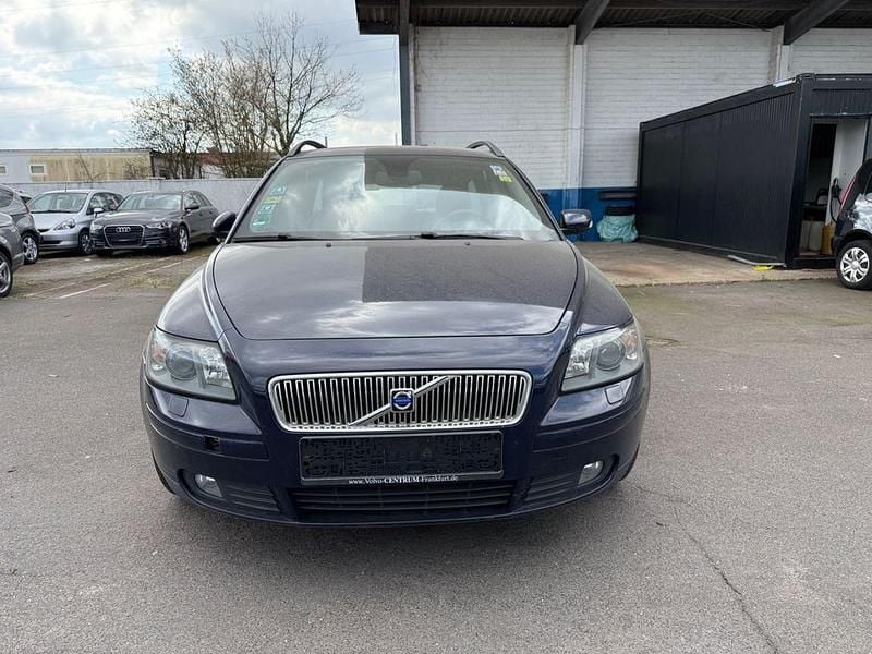 Blau Gebraucht 2006 Volvo V50 Kinetic Kombi | 1.299 € (Superpreis) - Bild 1/4