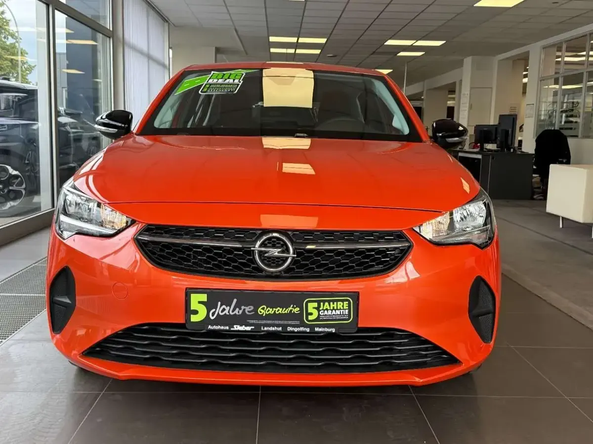 Gebraucht Opel Corsa-e Edition 100 kW (136 PS) 2022 Power orange/dynamik orange Kleinwagen