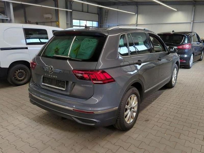 Gebraucht VW Tiguan Active 245 PS (180 kW) 2022 Grau SUV
