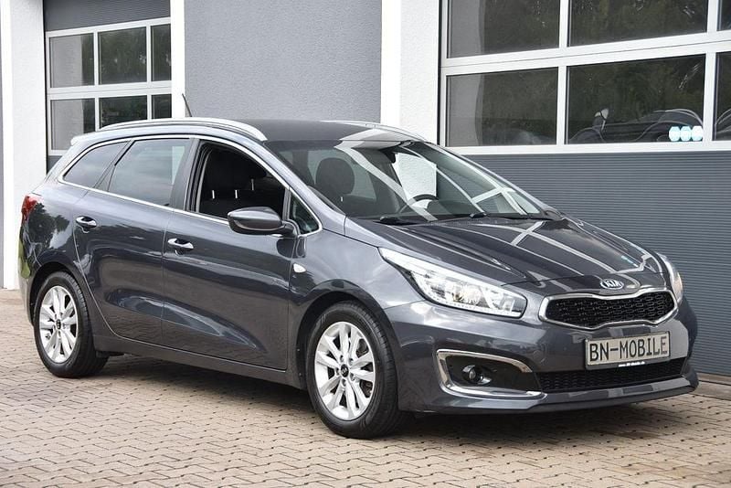 Blau Gebraucht 2015 Kia Ceed Sportswagon Kombi | 7.880 € (Fairer Preis) - Bild 1/4