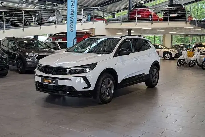 Gebraucht Opel Grandland X 131 PS (96 kW) 2024 Weiß SUV
