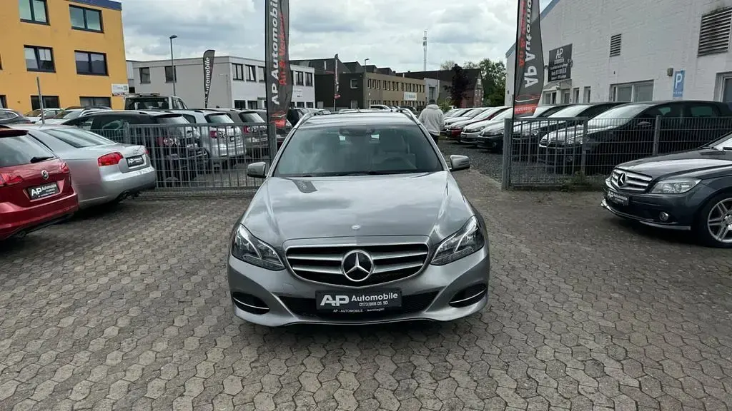 Second-hand Mercedes E300 204 CP (150 kW) 2014 Argintiu Break