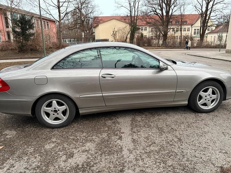 Gebraucht Mercedes CLK200 163 PS (119 kW) 2003 Silber Coupé
