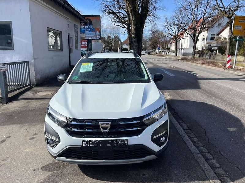 Weiß Gebraucht 2022 Dacia Sandero Comfort Kleinwagen | 16.950 € (Teuer) - Bild 1/4