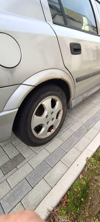 Gebraucht Opel Astra 101 PS (74 kW) 1998 Silber Limousine