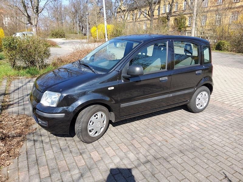 Gebraucht Fiat Panda Classica 69 PS (50 kW) 2012 Schwarz Kleinwagen