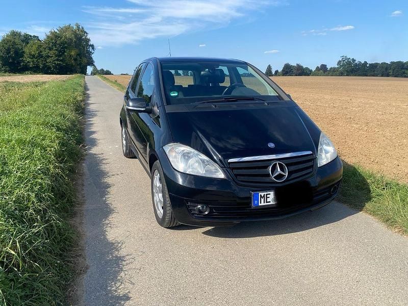 Schwarz Gebraucht 2008 Mercedes A150 Classic Van / Kleinbus | 1.990 € (Guter Preis) - Bild 1/4