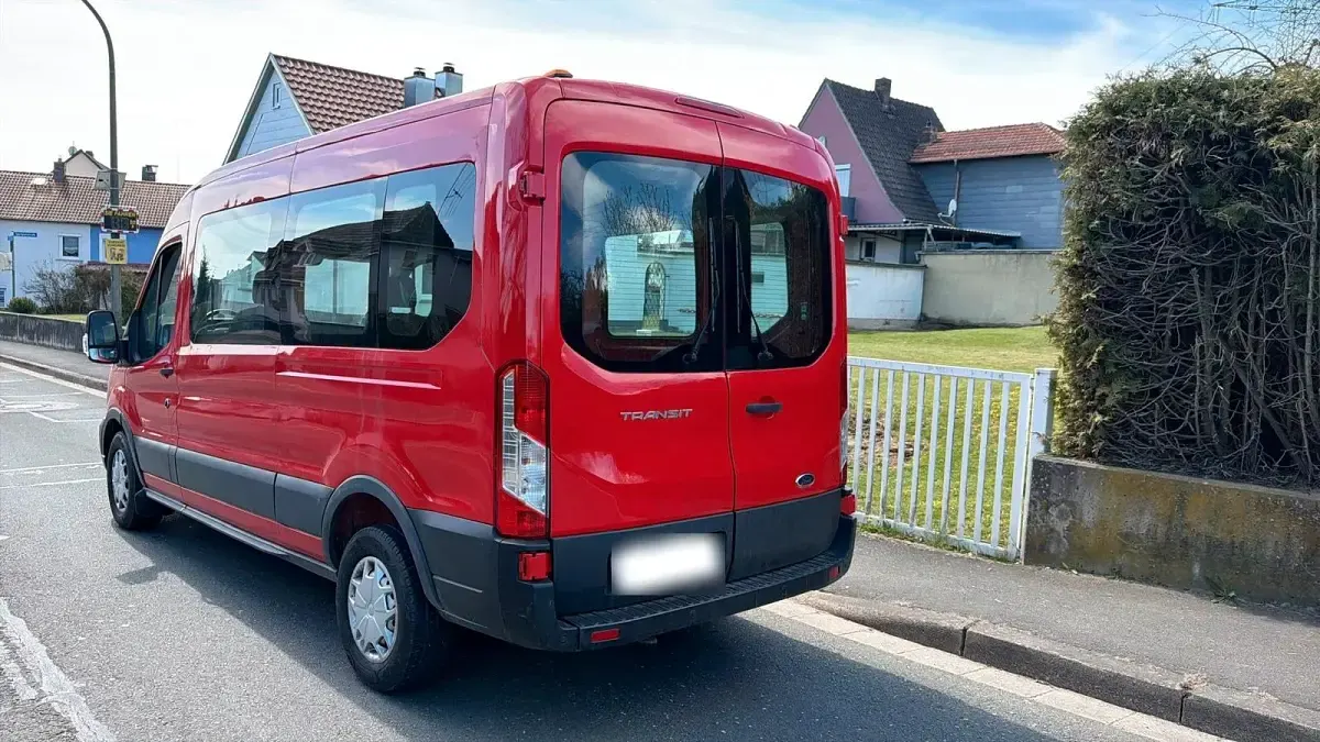 Gebraucht Ford Transit 105 PS (77 kW) 2021 Rot Van / Kleinbus