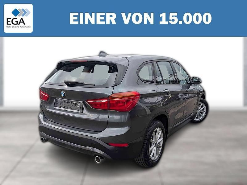 Grau metallic Gebraucht 2021 BMW X1 Advantage SUV | 32.390 € (Teuer) - Bild 1/4
