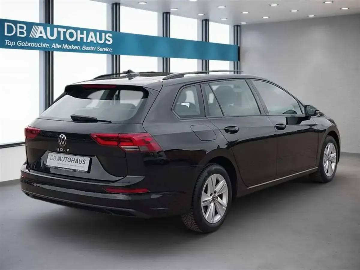 Gebraucht VW Golf VIII Life 110 PS (80 kW) 2023 Schwarz Kombi