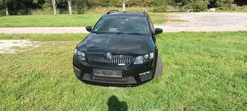Schwarz Gebraucht 2016 Skoda Octavia RS Kombi | 19.500 € (Etwas zu teuer) - Bild 1/4