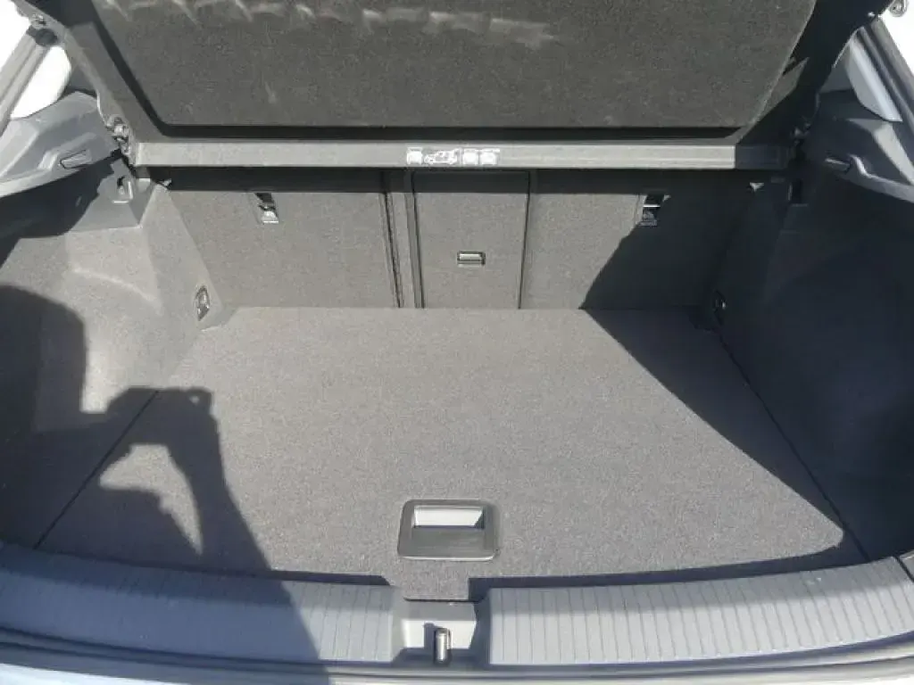Gebraucht VW T-Roc 150 PS (110 kW) 2021 Pureweiss/schwarz SUV