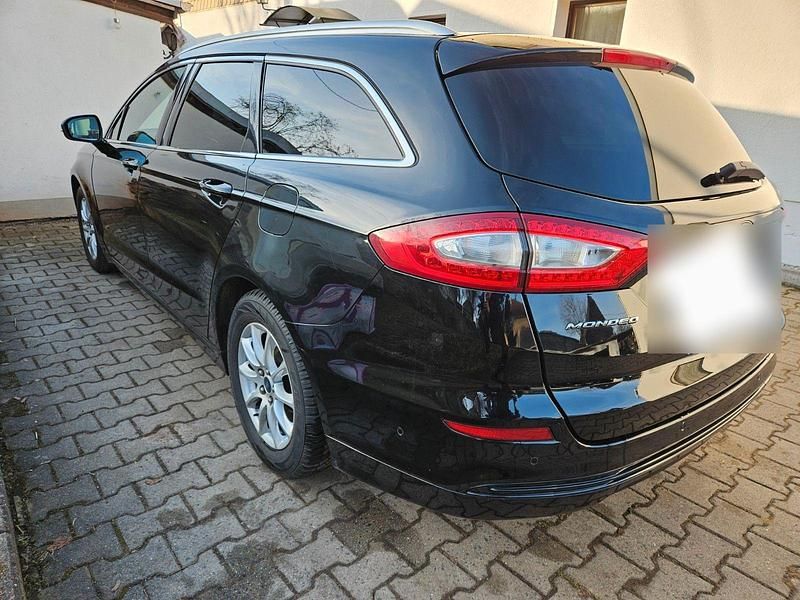 Gebraucht Ford Mondeo Titanium 150 PS (110 kW) 2016 Schwarz Kombi
