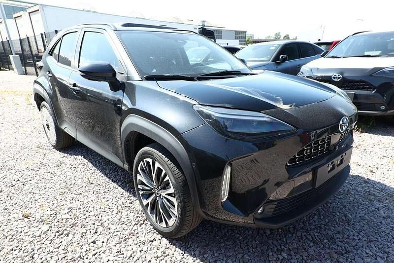 Night sky black metallic Neu 2025 Toyota Yaris Cross SUV | 29.568 € (Fairer Preis) - Bild 1/4