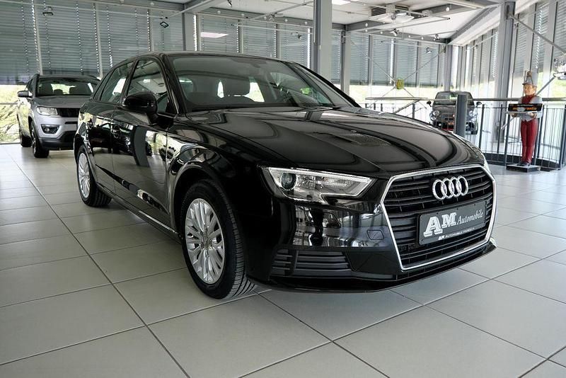 Second-hand Audi A3 Ambiente 150 CP (110 kW) 2018 Negru Berlinǎ
