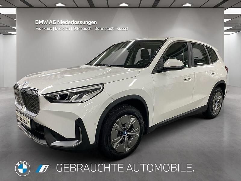 Weiß Gebraucht 2023 BMW iX1 Performance SUV | 37.890 € (Guter Preis) - Bild 1/4