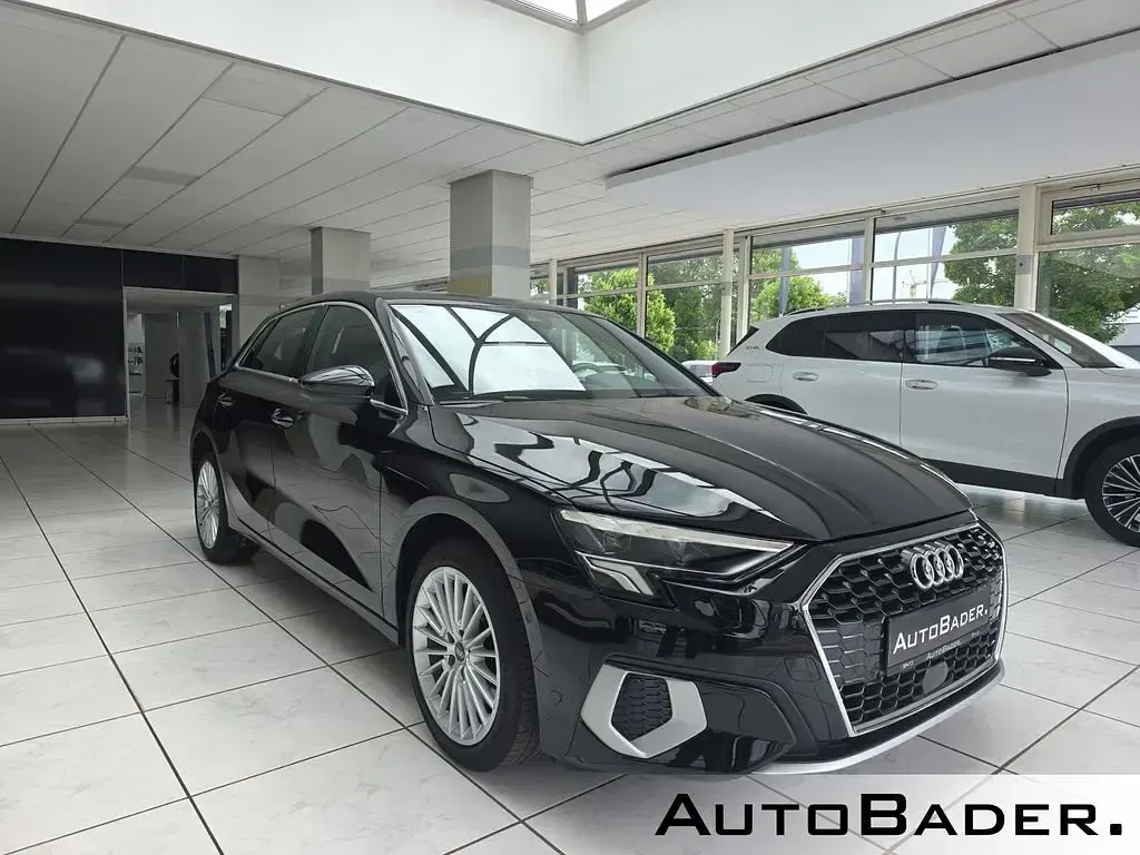 Gebraucht Audi A3 Sportback e-tron Advanced 150 PS (110 kW) 2022 Weiß Kleinwagen