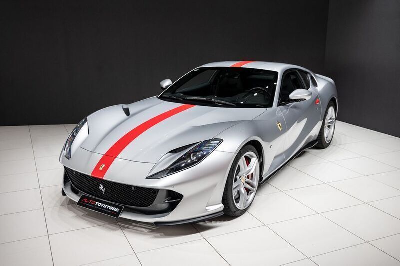 Silber Gebraucht 2020 Ferrari 812 Coupé | 319.900 € (Superpreis) - Bild 1/4