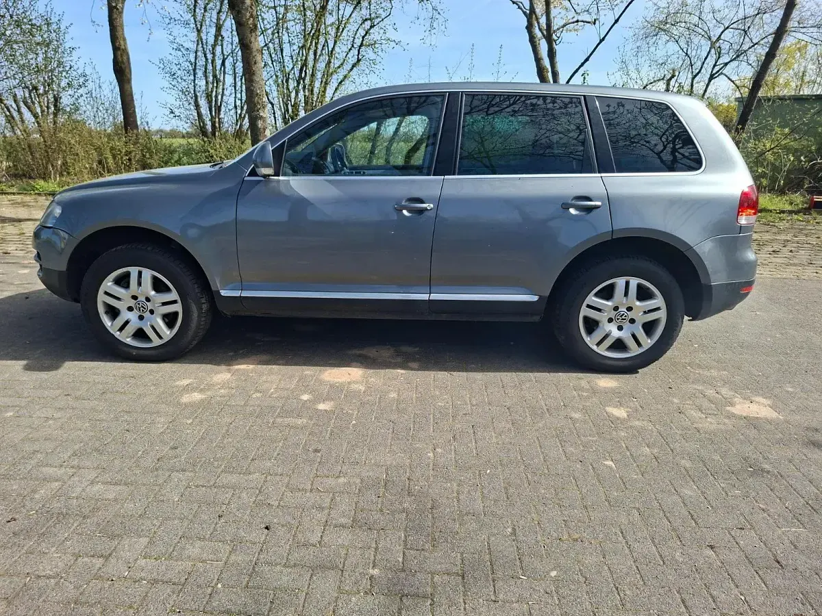 Gebraucht VW Touareg 224 PS (164 kW) 2006 Grau SUV