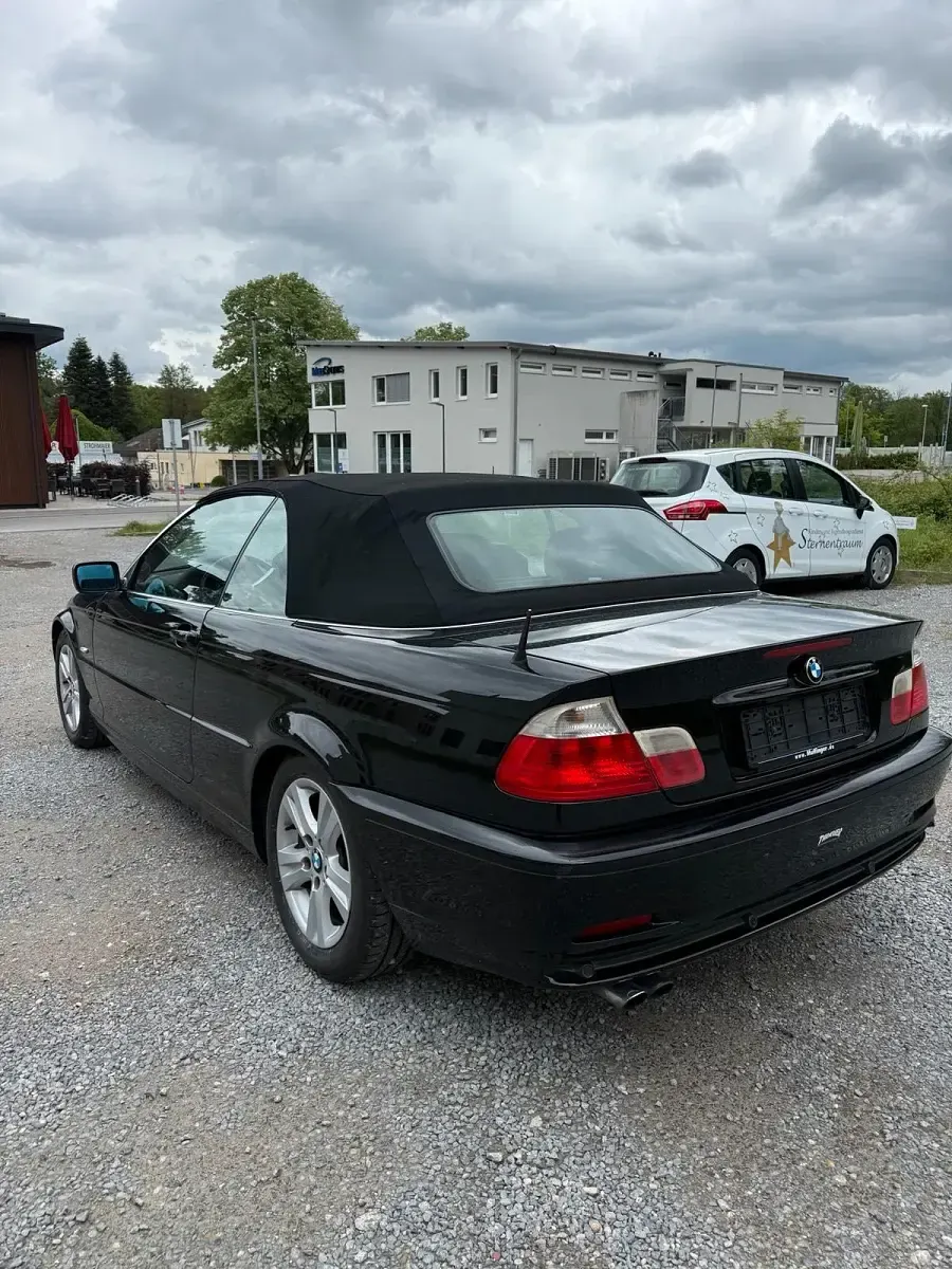 Gebraucht BMW 320 Cabriolet 170 PS (125 kW) 2001 Schwarz Cabrio