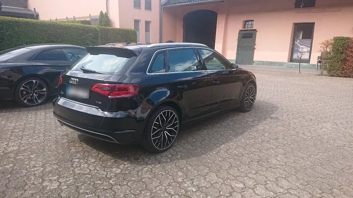 Gebraucht Audi A3 S-Line 110 PS (80 kW) 2015 Schwarz Limousine