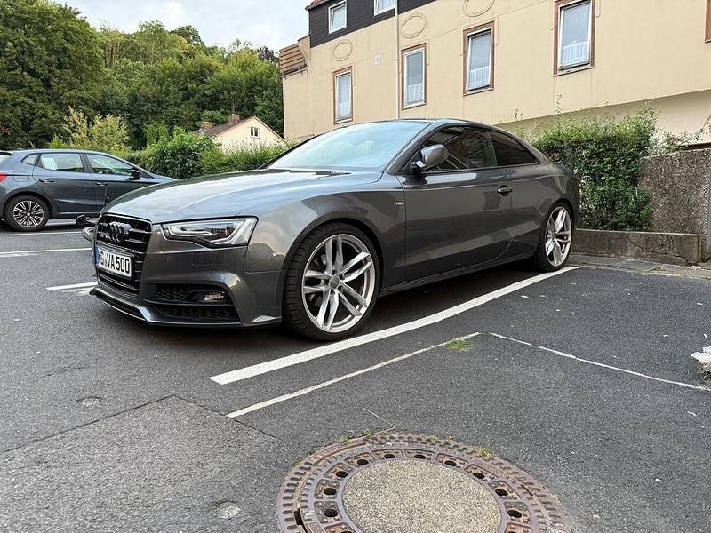 Grau Gebraucht 2015 Audi A5 Sport Coupé | 16.990 € (Fairer Preis) - Bild 1/4
