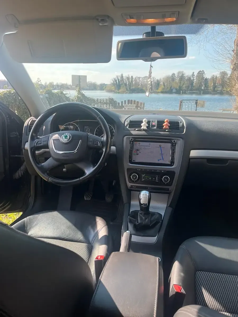 Gebraucht Skoda Octavia 140 PS (102 kW) 2010 Schwarz Kombi