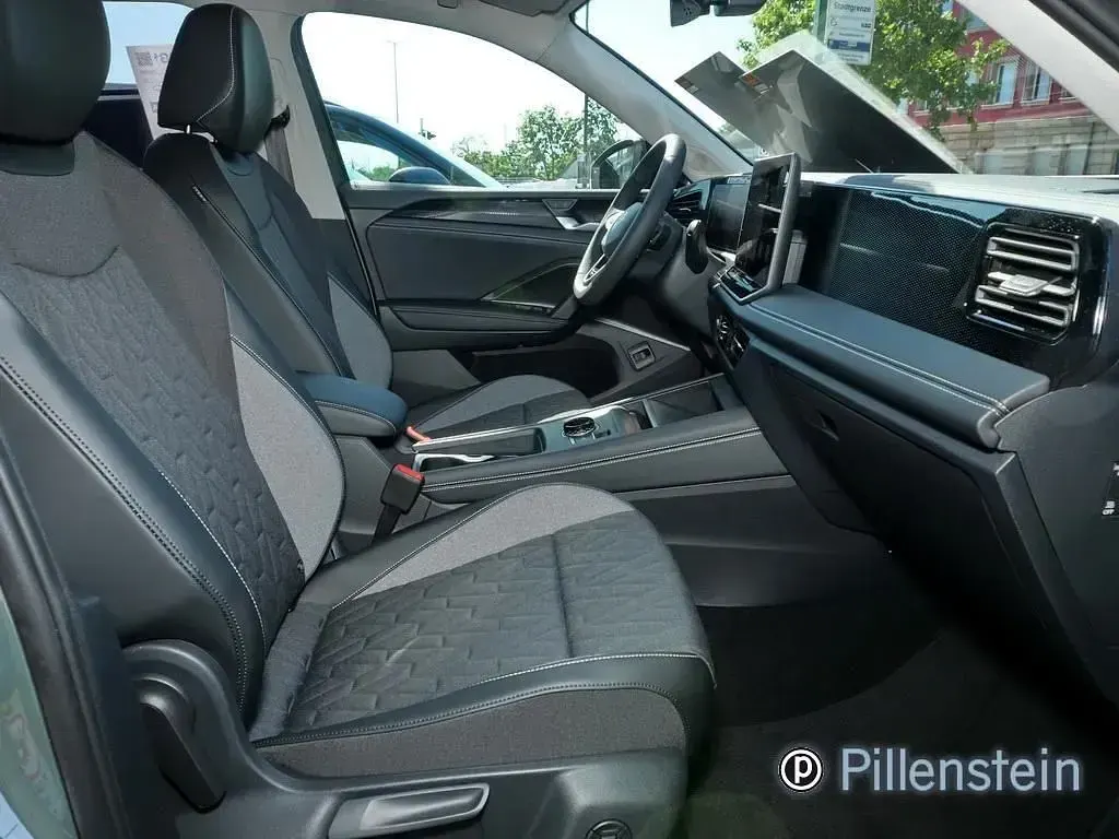Neu VW Tiguan 131 PS (96 kW) 2026 Grün SUV