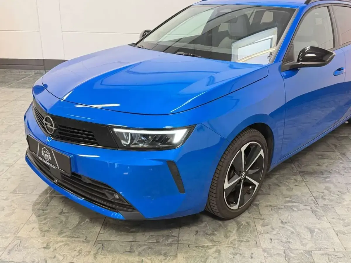 Gebraucht Opel Astra Elegance 131 PS (96 kW) 2024 Blau Kleinwagen