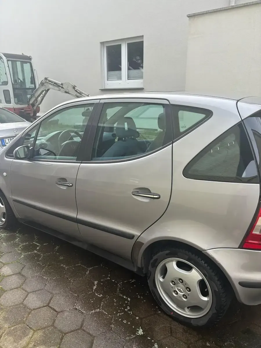 Gebraucht Mercedes A160 102 PS (75 kW) 2000 Silber Kleinwagen