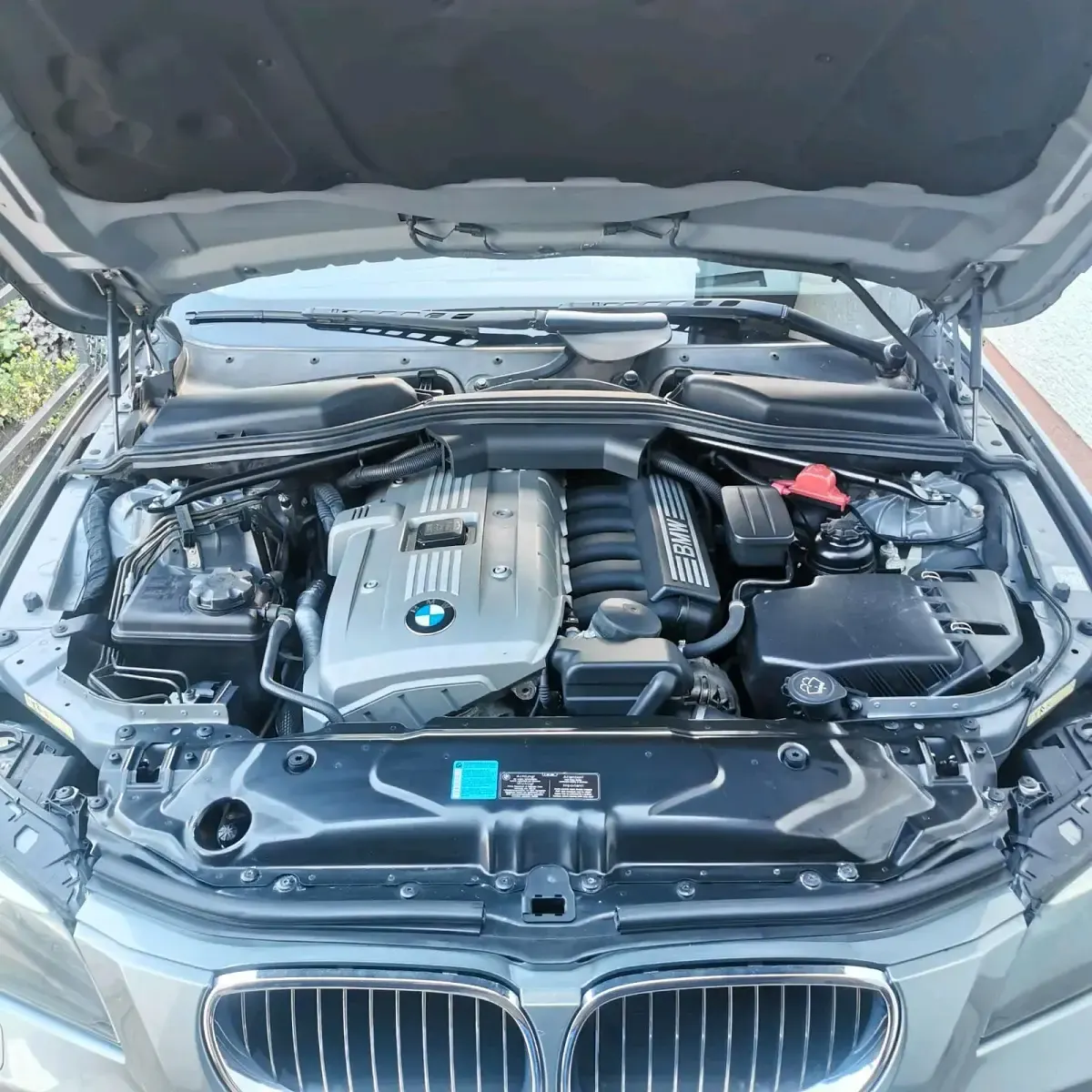 Gebraucht BMW 530 258 PS (189 kW) 2006 Grau Kombi