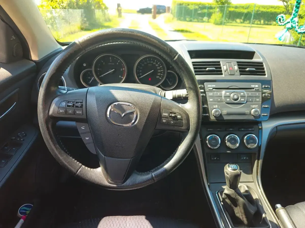Gebraucht Mazda 6 163 PS (119 kW) 2012 Grau Limousine